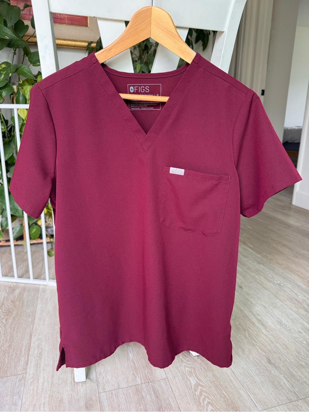 FIGS Womens: Catarina Scrub Top in Burgundy (medium)